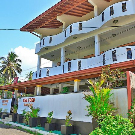 Hotel Esprit Bentota Esterno foto