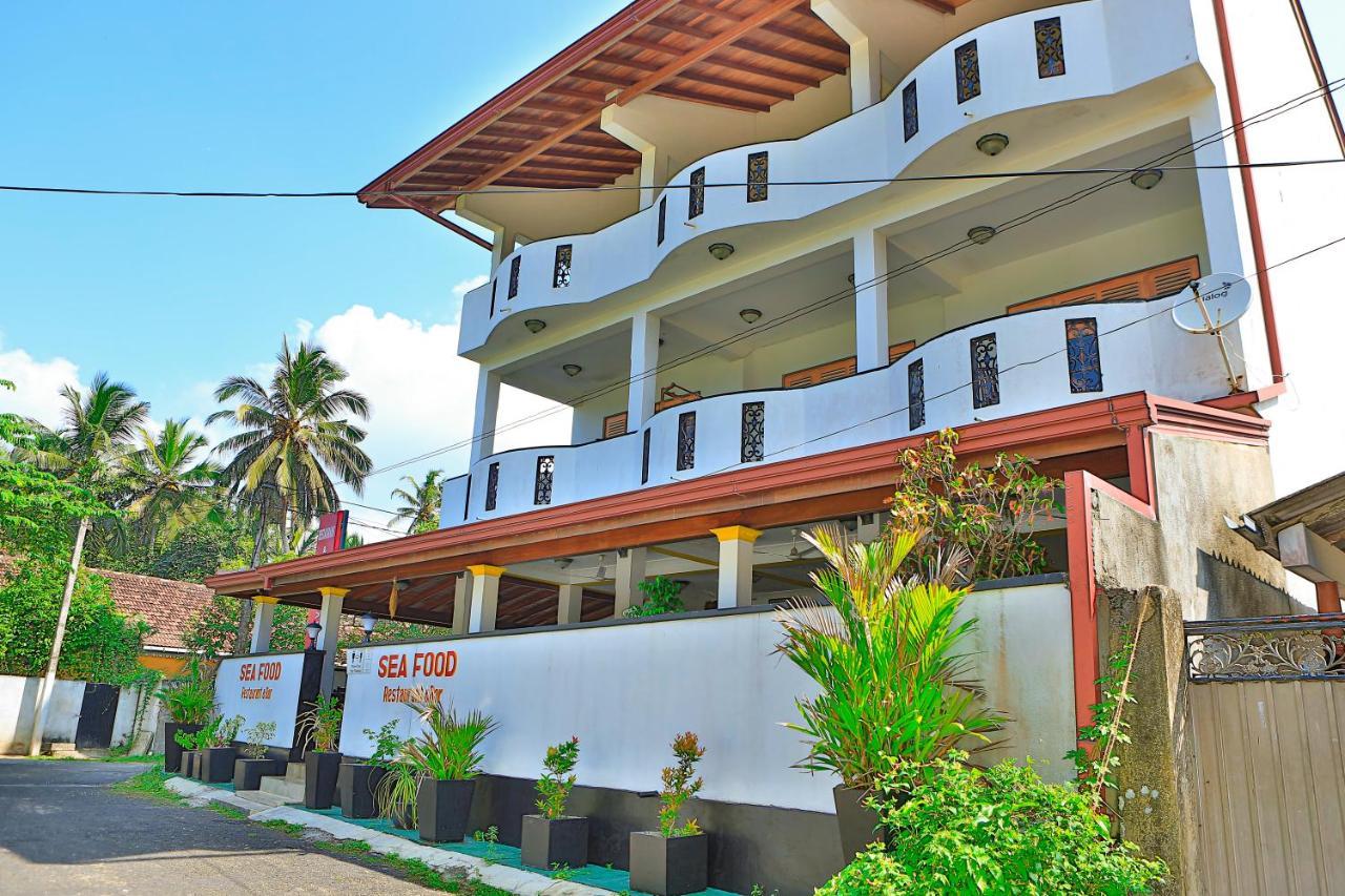 Hotel Esprit Bentota Esterno foto