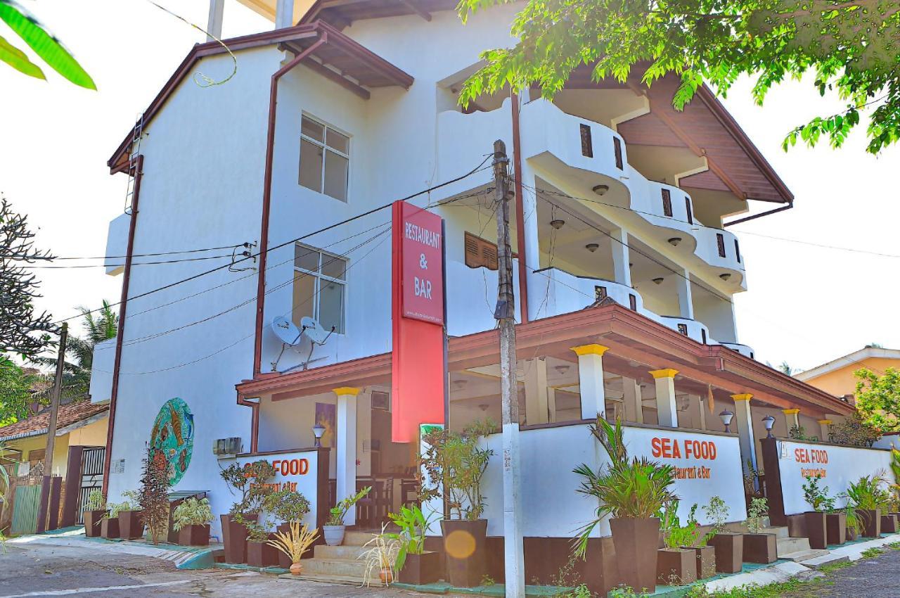 Hotel Esprit Bentota Esterno foto